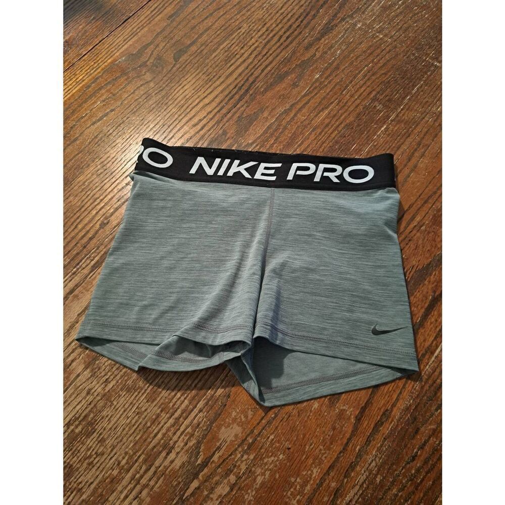 Medium Nike Pro Dri Fit Athletic Workout Casual Athleisure Compression Shorts